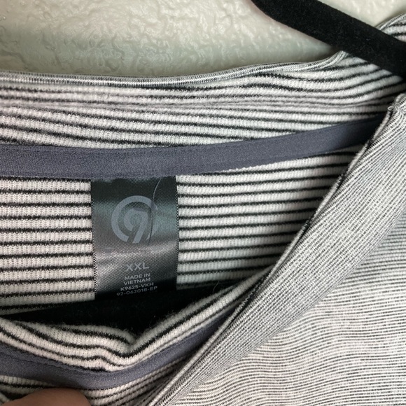 Champion Striped Crewneck Turtleneck Sweater with Zipper - Picture 3 of 5